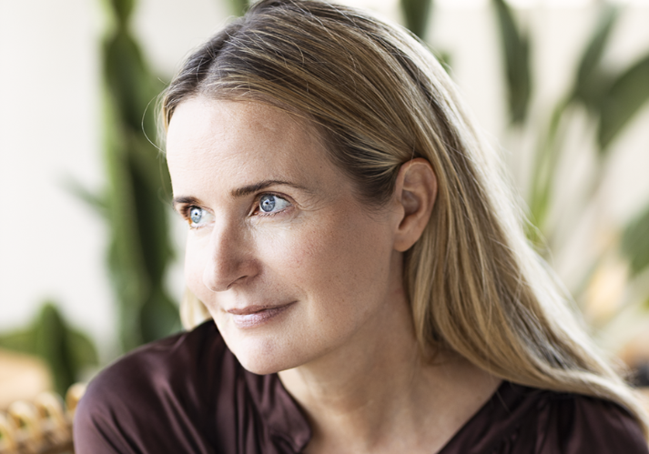 Haarausfall stoppen & Kopfhaut pflegen: Das 3-Stufen-System für gesundes Haar 2025