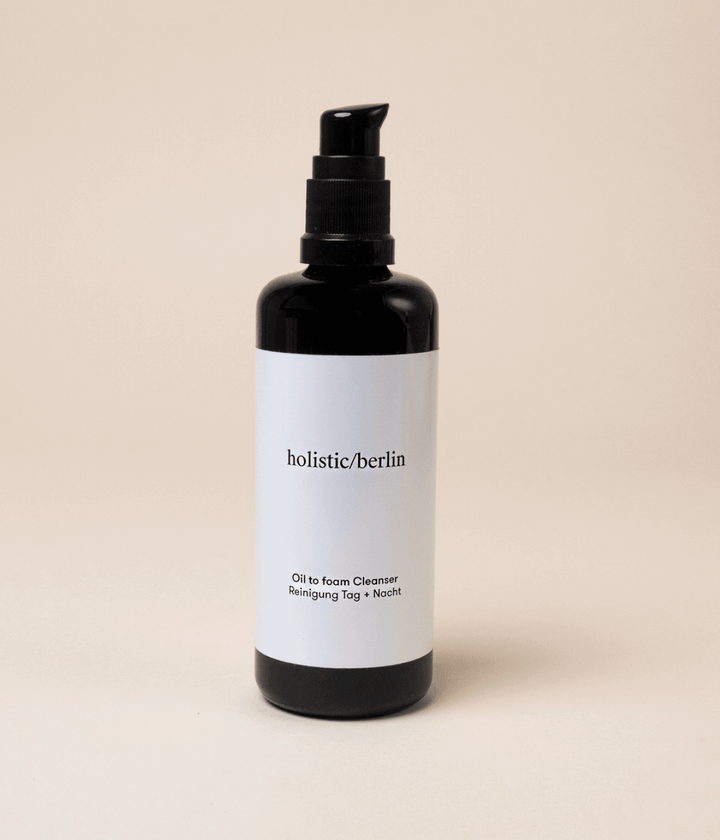 Oil to foam Cleanser