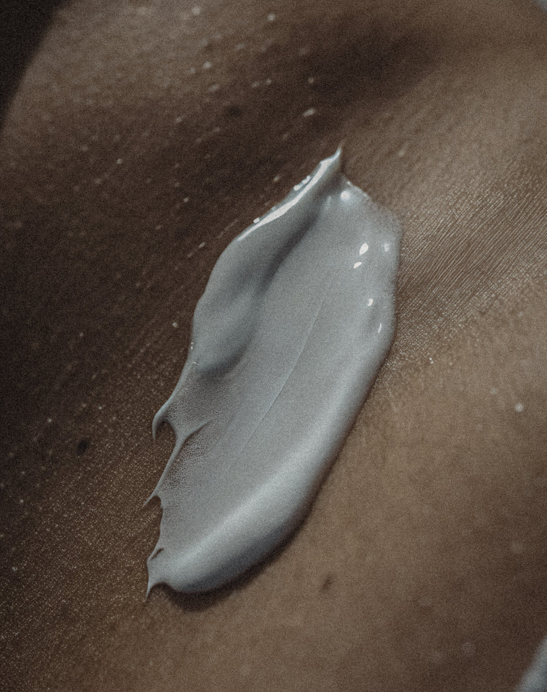 Frau mit gesunder Haut - intakte Hautbarriere für strahlenden Teint"