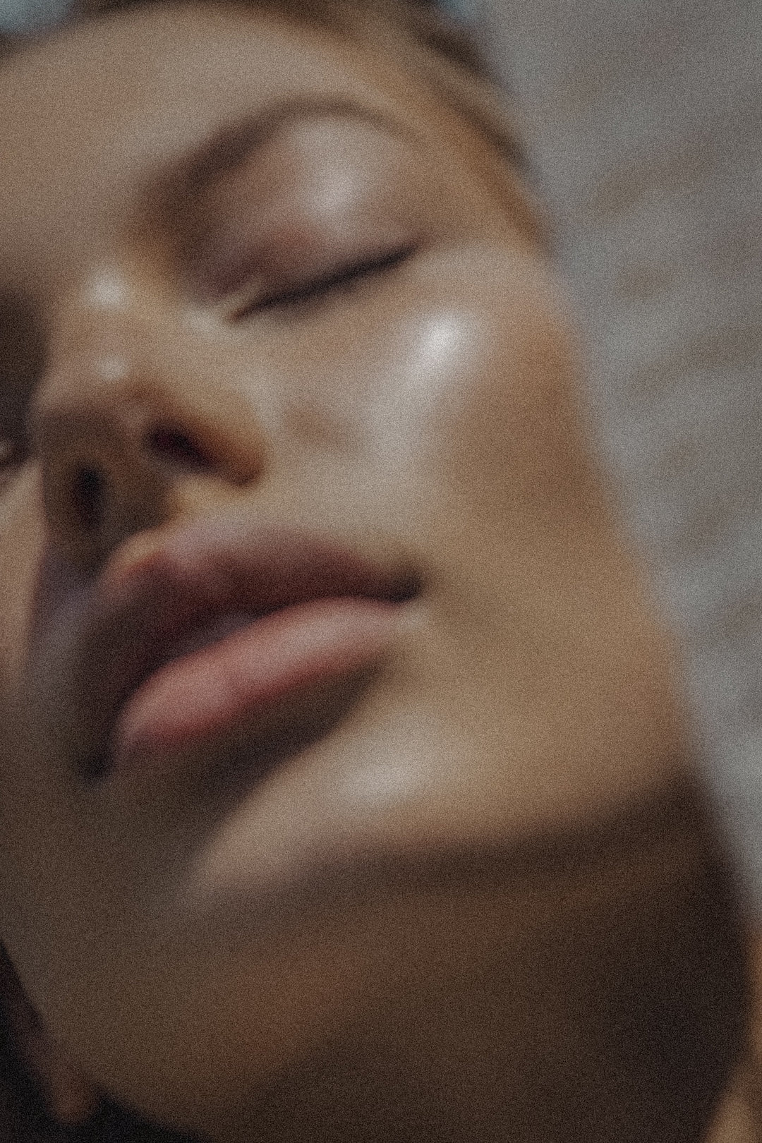 Bakuchiol vs. Retinol: Die sanfte Revolution für jugendliche Haut, Hände & Dekolleté