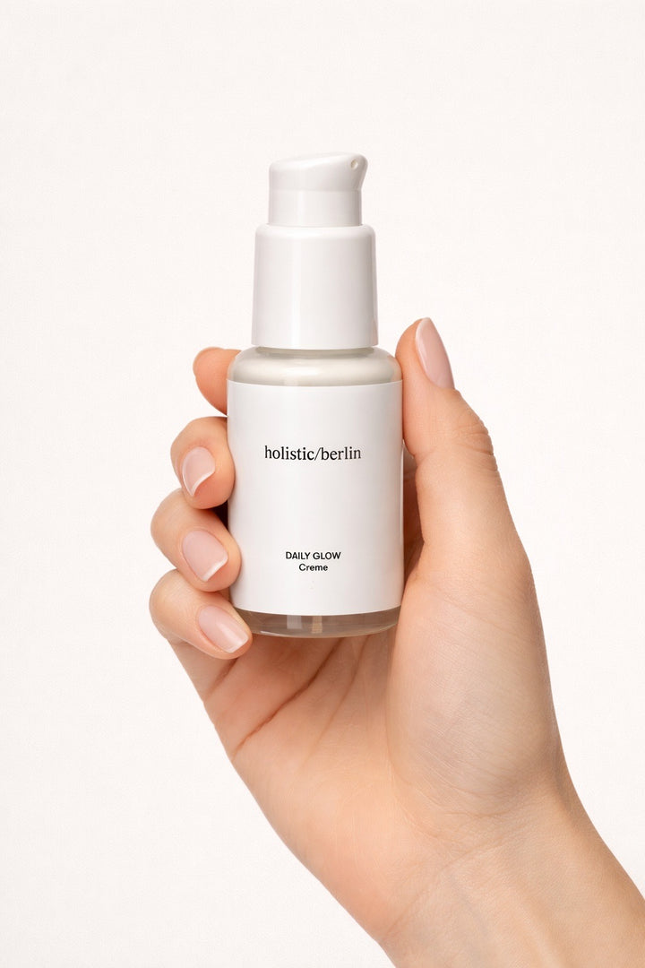 DAILY GLOW CREME - Niacinamide-Tagespflege für feinporigen, ebenmäßigen Teint